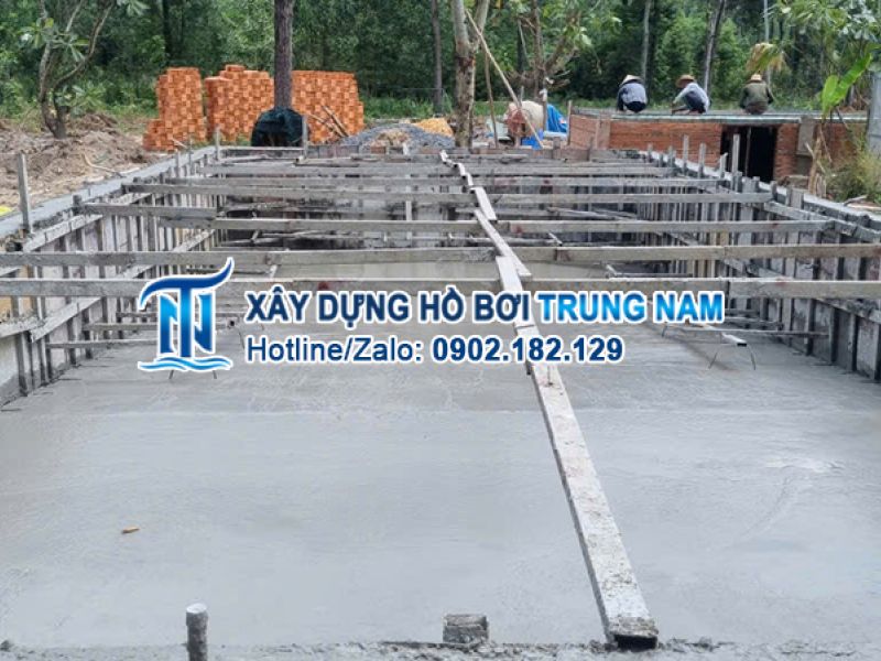 thi-cong-ho-boi-tai-tan-uyen-binh-duong-07.jpg